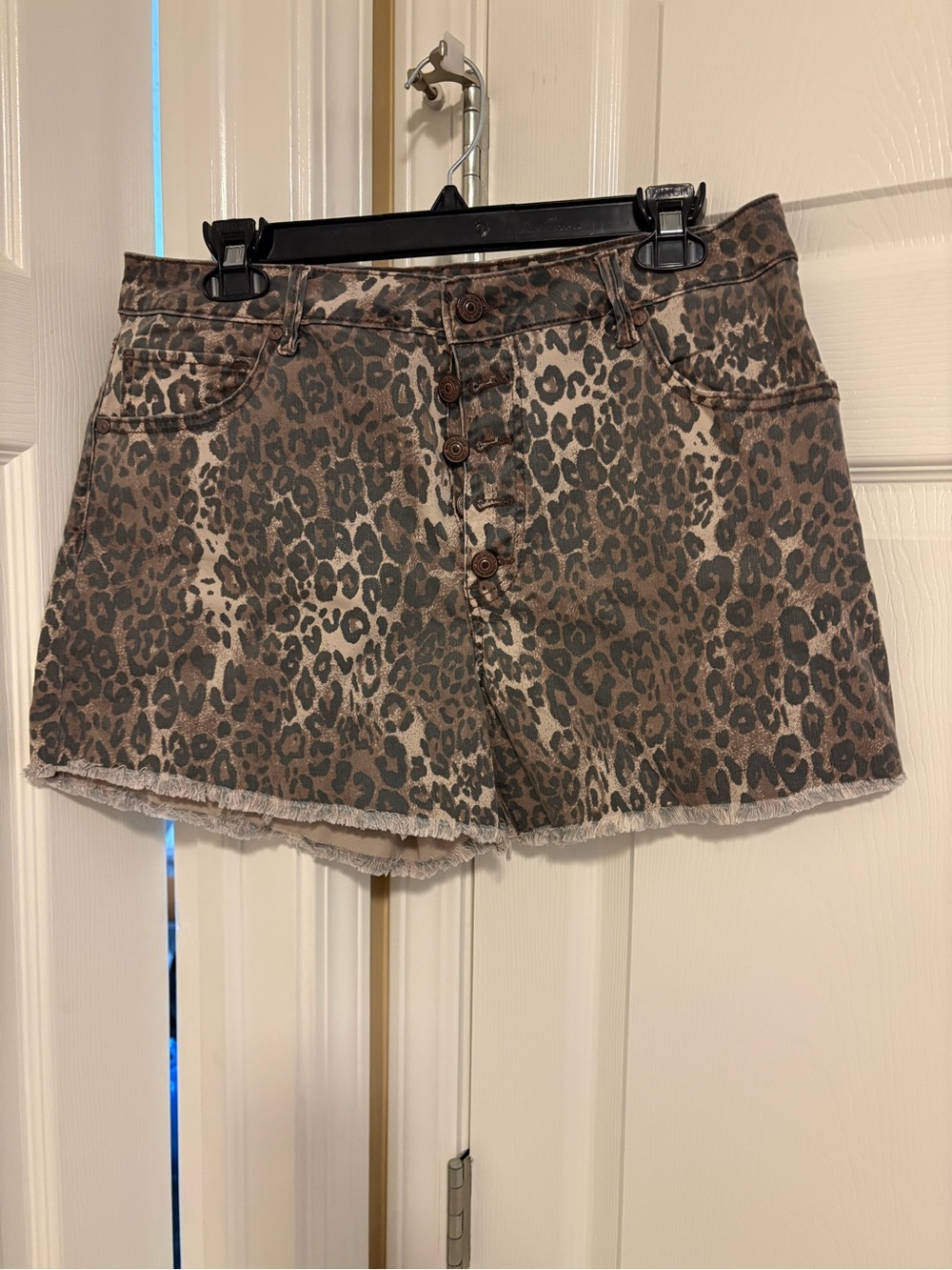 Rewash Leopard Print Denim Shorts - Brown